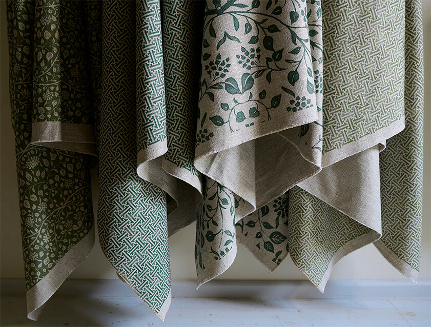 Spill Resistant RHS Gertrude Jekyll Trailing Vine drapes in green